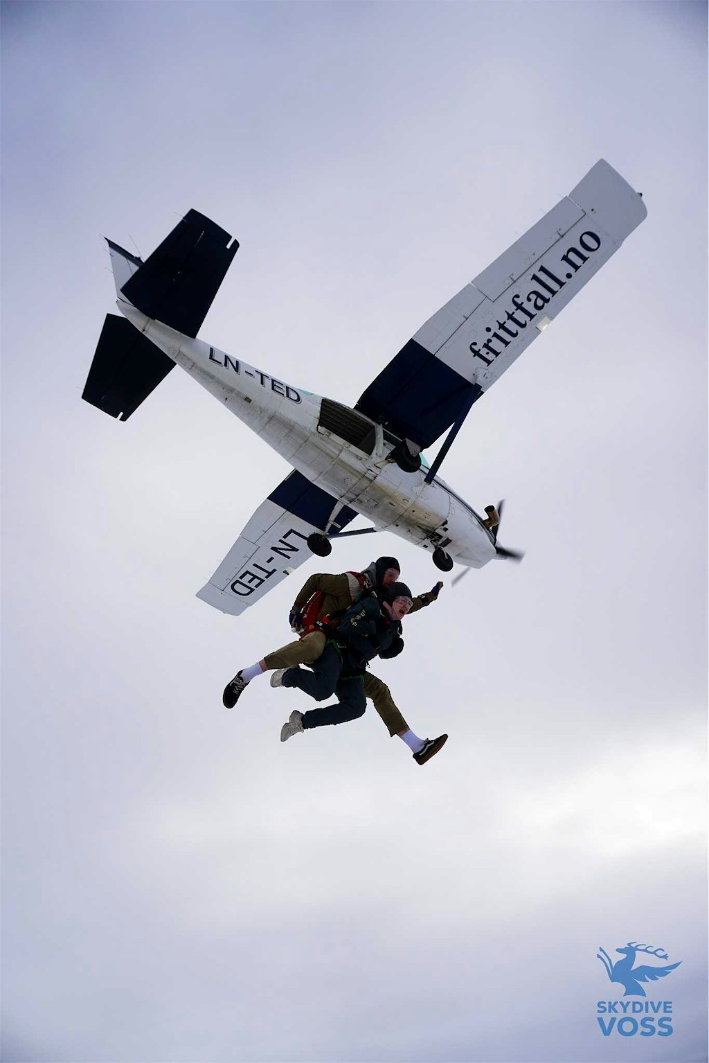 Nina skydiving